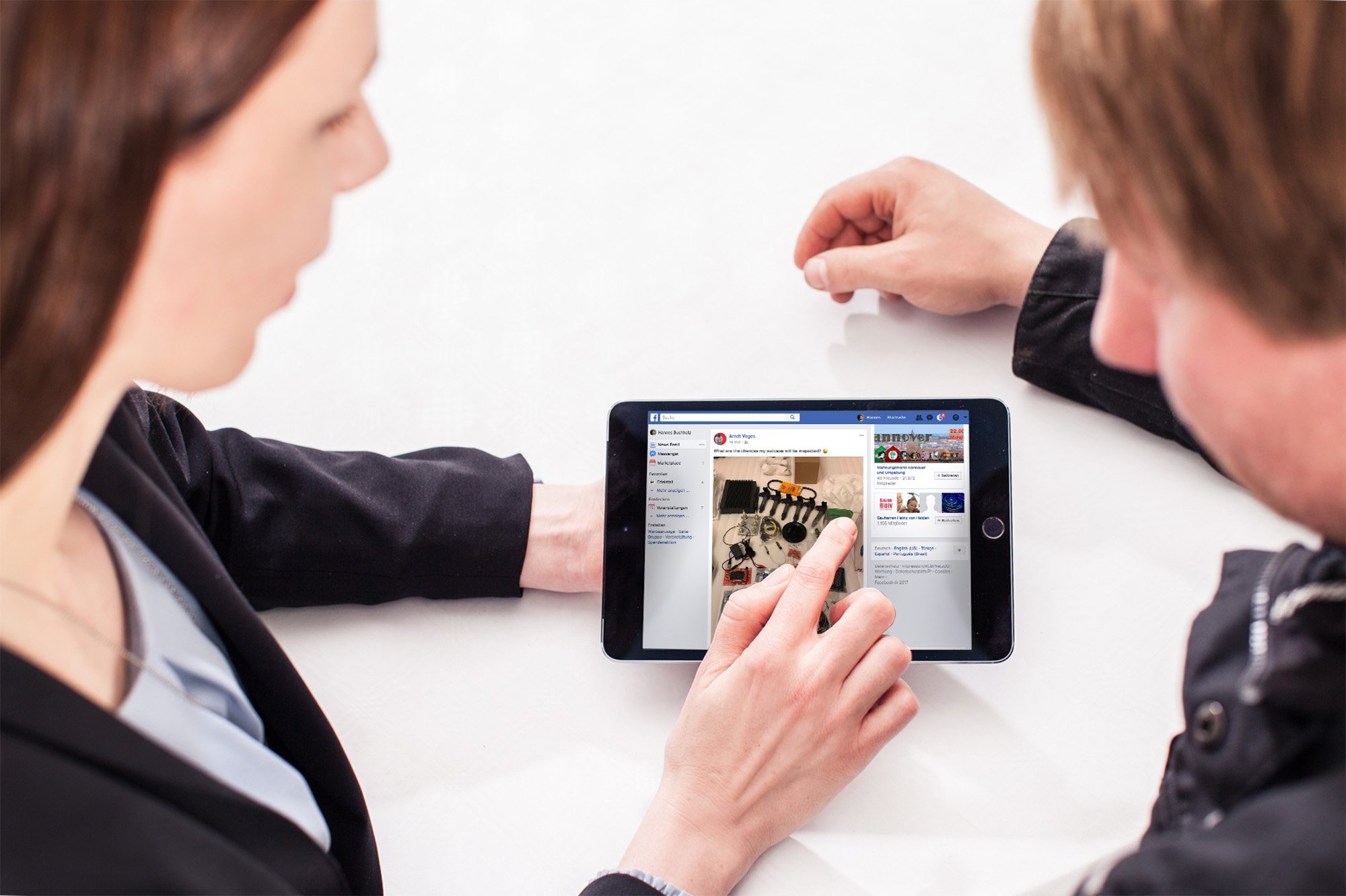 Social_Media_Profil.jpg Social Media Marketing am Tablet